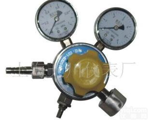  厂方直接氨气<em>减压器</em> <em>各种</em>压力表