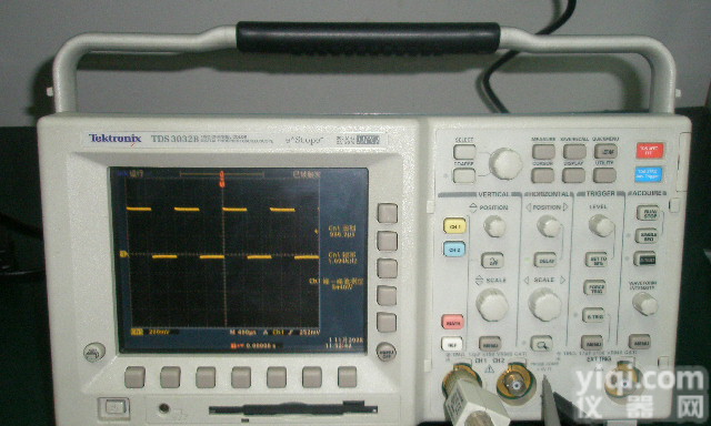 <em>TDS3032B 数字示波器</em>