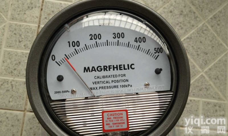 <em>2000</em> <em>压差</em>表，差压表