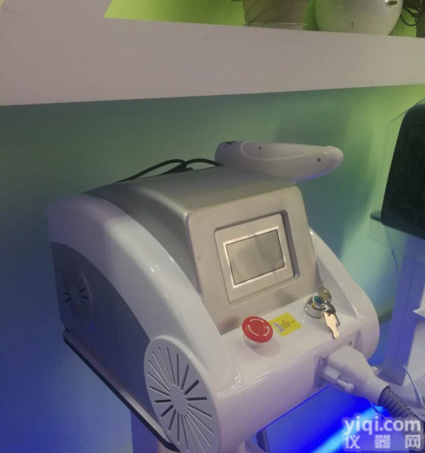 <em>洗眉机</em>浅色<em>纹身</em>一次干净深色三次