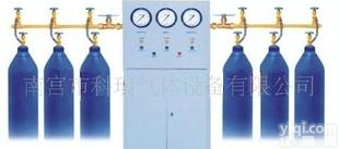 <em> 气体汇流排装置</em>