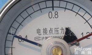<em> YT-603A电接点压力表</em>
