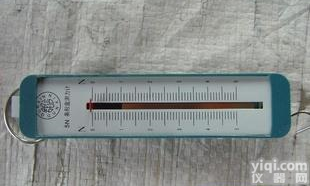  <em>条形</em>盒<em>测力计</em>,平板<em>测力计</em>10N。5N。2.5N。1