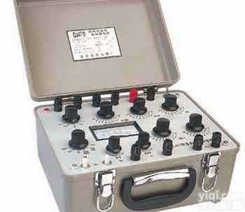 QJ47型  携<em>带式</em>直流单<em>双臂</em><em>电桥</em>