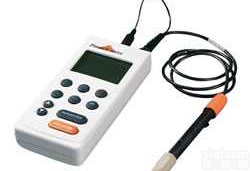 <em>M315P便携式PH/mV/ISE/温度测试仪</em>  <em>M315P便携式PH/mV/ISE/温度测试仪</em>