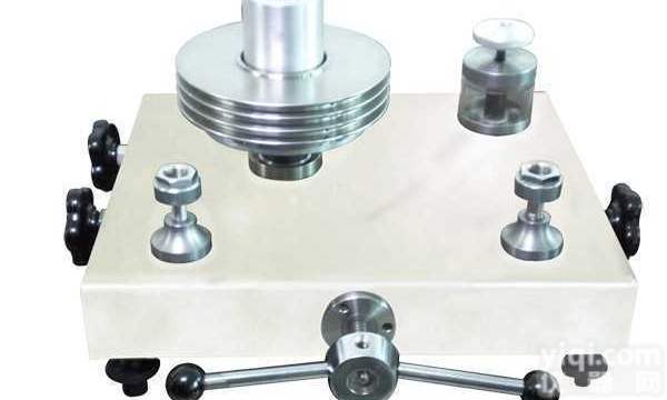 CV-6T  <em>经济型</em> <em>活塞</em><em>压力计</em>