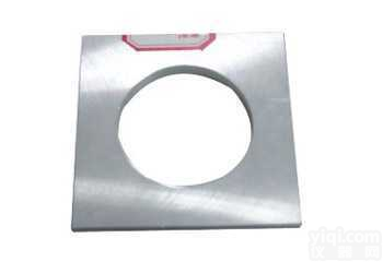 <em>小球测试规</em>