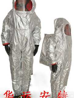 型号:M0014    <em>全封闭式</em>防火<em>防化</em>服