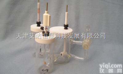 <em>三口H型电解池</em>