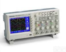 <em>TDS2024</em>  <em>泰克</em> 数字<em>示波器</em>