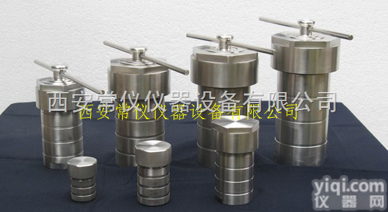 <em>压力溶弹</em>  <em>压力溶弹</em>