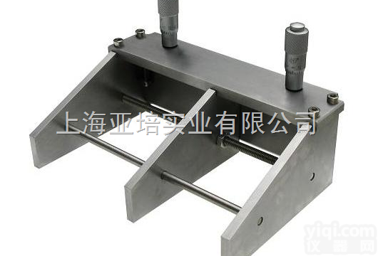 <em>可调式</em>刮刀<em>涂膜</em>器（厚度、宽度均可调） .