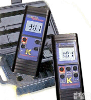 HG04-AZ-8801  <em>接触式</em><em>测温仪</em> 温度检测仪 <em>接触式</em>温度<em>分析仪</em>