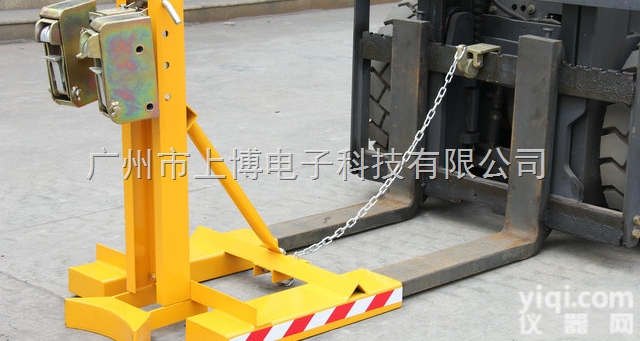 DG360B<em>叉车</em>专用<em>油桶</em>夹  <em>叉车</em>专用<em>油桶</em>夹，鹰嘴<em>油桶</em>夹，<em>叉车</em><em>油桶</em>夹，<em>叉车</em>专用<em>油桶</em>抓手