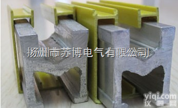 <em>DHG-8-800/1250单极导管式滑触线</em>