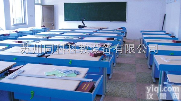 TK-XKⅢ<em>豪华型</em>  <em>工程</em>制图实训成套设备（钢木结构）