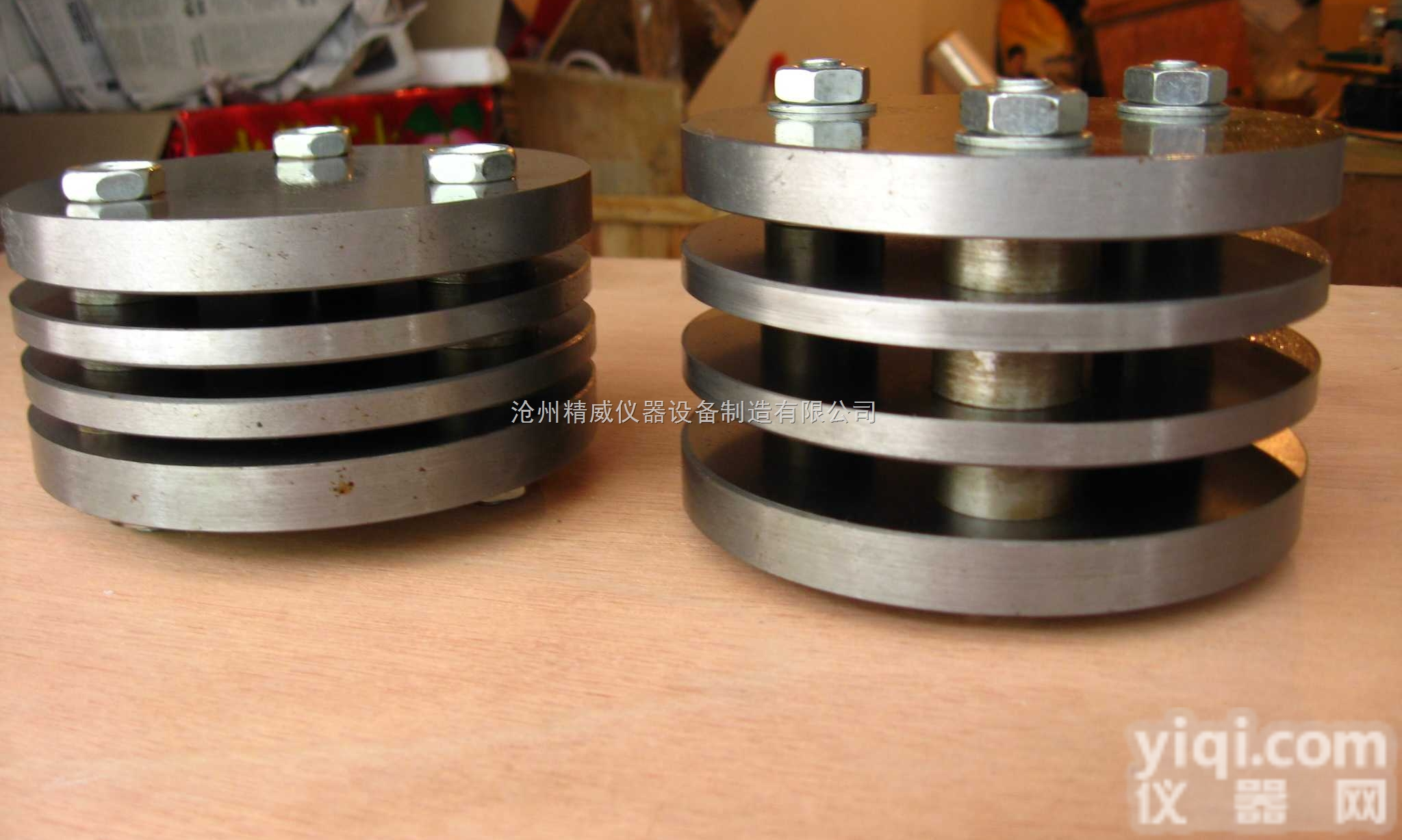 压缩*变形装置 《硫化橡胶、<em>热塑</em>性橡胶 常温、高温和<em>低温</em>下压缩*性测定...