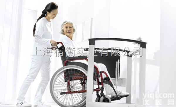 医院使用的200kg<em>不锈钢带</em><em>扶手</em>斜坡的<em>轮椅</em>体重秤