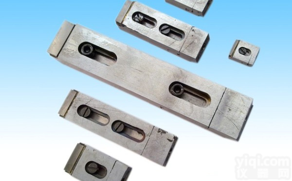 190-10<em>浮动</em>镗刀<em>硬质合金</em>直销，210-230<em>浮动</em><em>铰刀</em>可调节价格