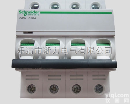 <em>IC65N</em> 4P <em>C63A</em>  <em>施耐德</em>空开<em>IC65N</em> 4P <em>C63A</em>