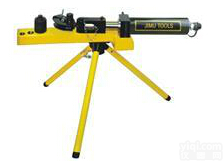 <em>DWG-2B 分体式油压弯管机</em>