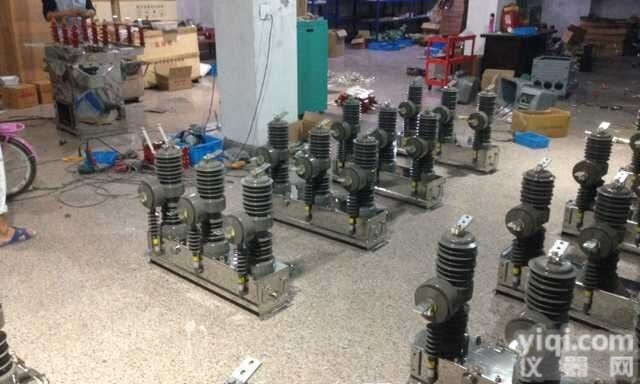 厂家供应山东~~户外<em>高压</em><em>真空</em><em>断路器</em> ZW32-12<em>真空</em>开关