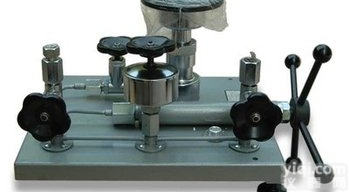 GH/YS-<em>600</em>  <em>活塞</em>式<em>压力计</em> 二等<em>活塞</em>式<em>压力计</em>北京供应