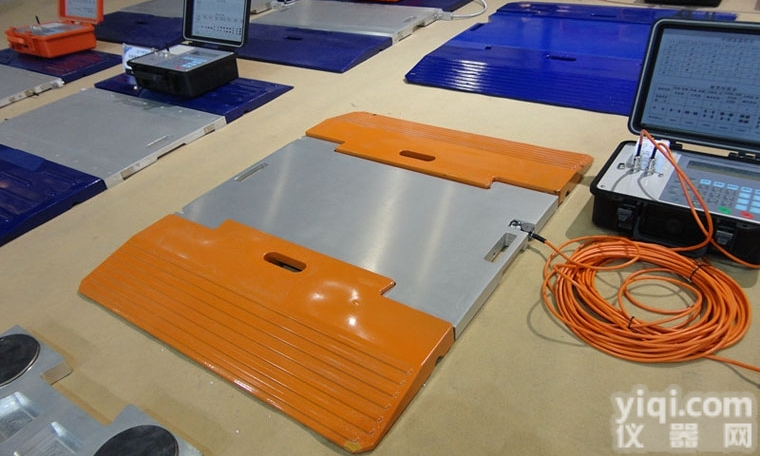 无线便携式汽车电子磅、2块板<em>称重</em><em>触摸屏</em>便携式轴重仪广州现货