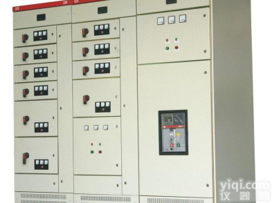 <em>GCK低压抽出式开关柜</em>