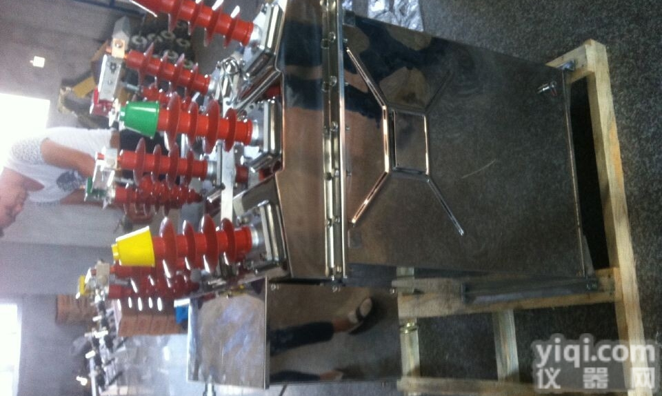 ZW8-12F型户外高压<em>分界</em>（看门狗）<em>真空</em>断路器