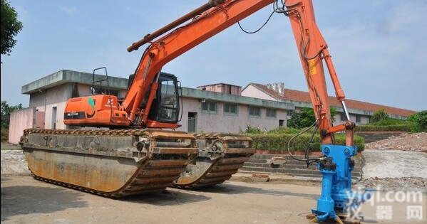 QSY  城市河道<em>疏浚工程</em>_挖机搅拌<em>清淤</em>泵