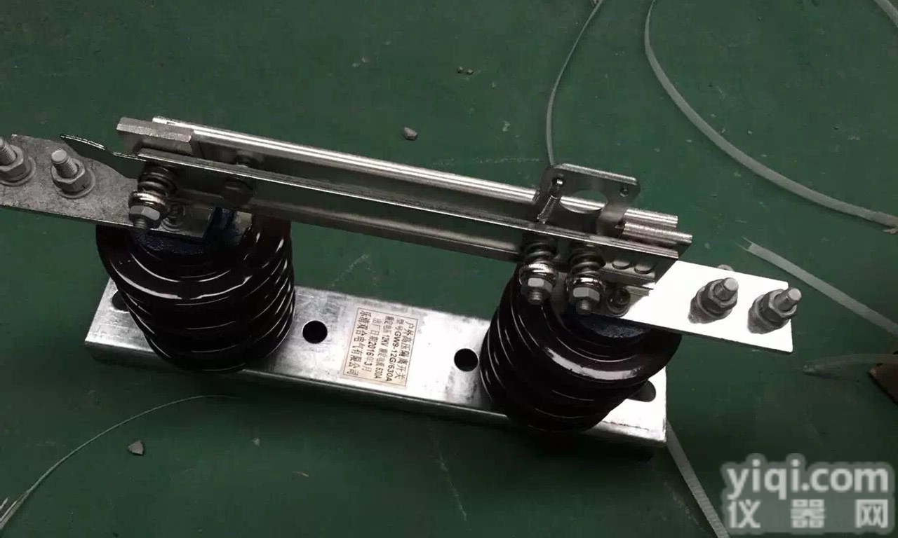 现货 户外<em>隔离开关</em>GW9系列GW9-<em>12</em>/200