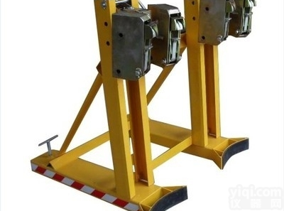 <em>叉车</em><em>油桶</em>夹 <em>叉车</em><em>专用</em><em>油桶</em>夹具 双桶夹 <em>油桶</em> 吊具 双通<em>油桶</em>夹