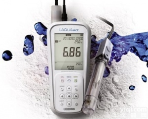 PC 100  <em>便携式水质测量仪</em>