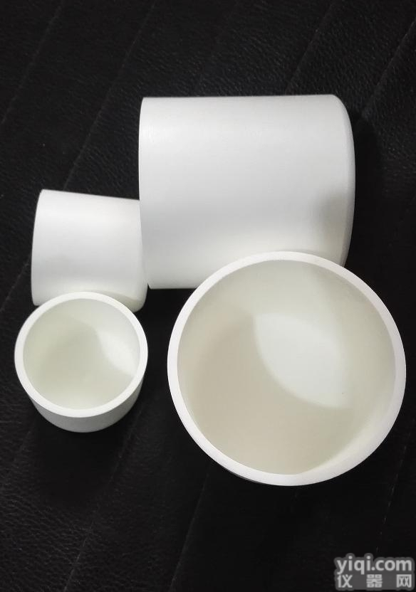 100*100mm  <em>圆柱形</em>刚玉<em>坩埚</em>
