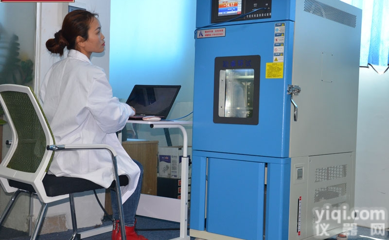 控制箱<em>高温</em><em>实验箱</em>高低温湿热<em>试验箱</em>