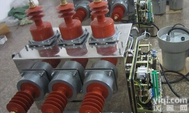 zw10-12/630  <em>陕西</em><em>西安</em>zw10-12户外柱上高压<em>断路器</em>生产厂家