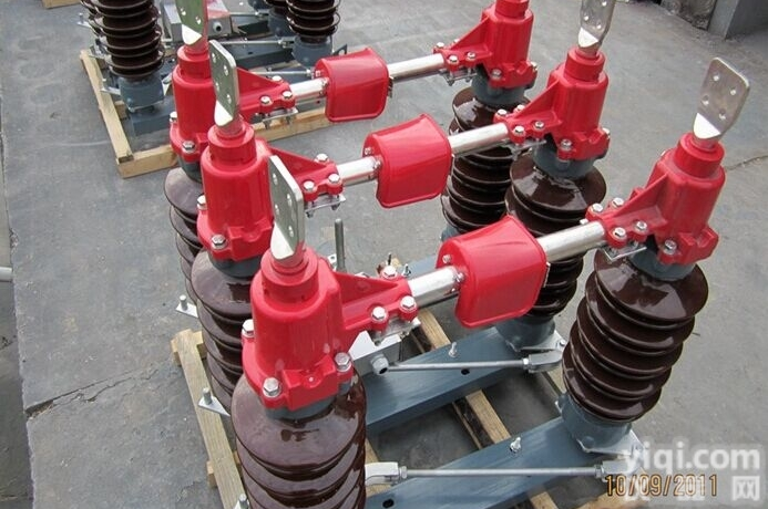 HGW4-35/1250  户外35kv<em>硅橡胶</em>高压<em>隔离开关</em>HGW4-35系列高压隔离<em>刀闸</em>