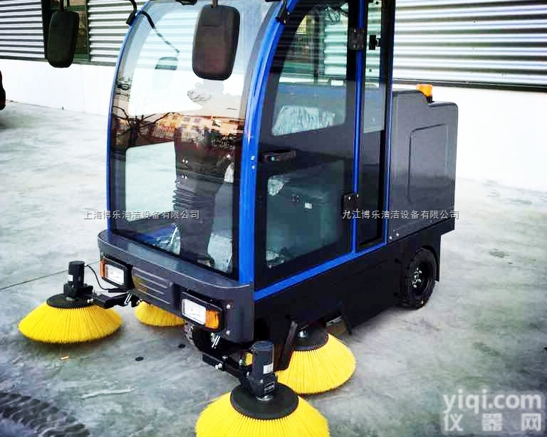 停车场用电动<em>扫地机</em>还是用电动<em>洗地机</em><em>博乐</em>告诉您