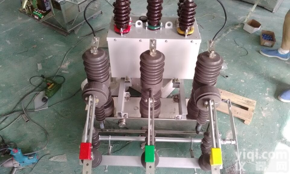 zw32-12Y/630  供应高压费控开关zw32-12Y户外10kv<em>预付费</em>高压<em>断路器</em>