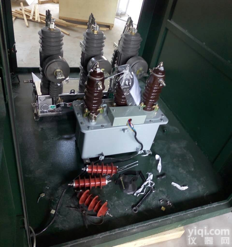 zw32-12Y/630  户外10kv<em>落地式</em><em>预付费</em>真空<em>断路器</em>厂家