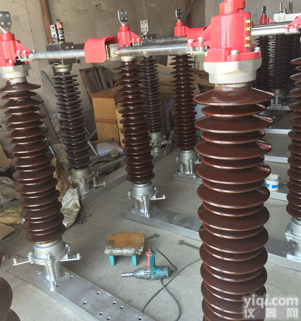 GW4-72.5/<em>1000</em>  户外66kv双柱水平旋转开启式高压<em>隔离开关</em>