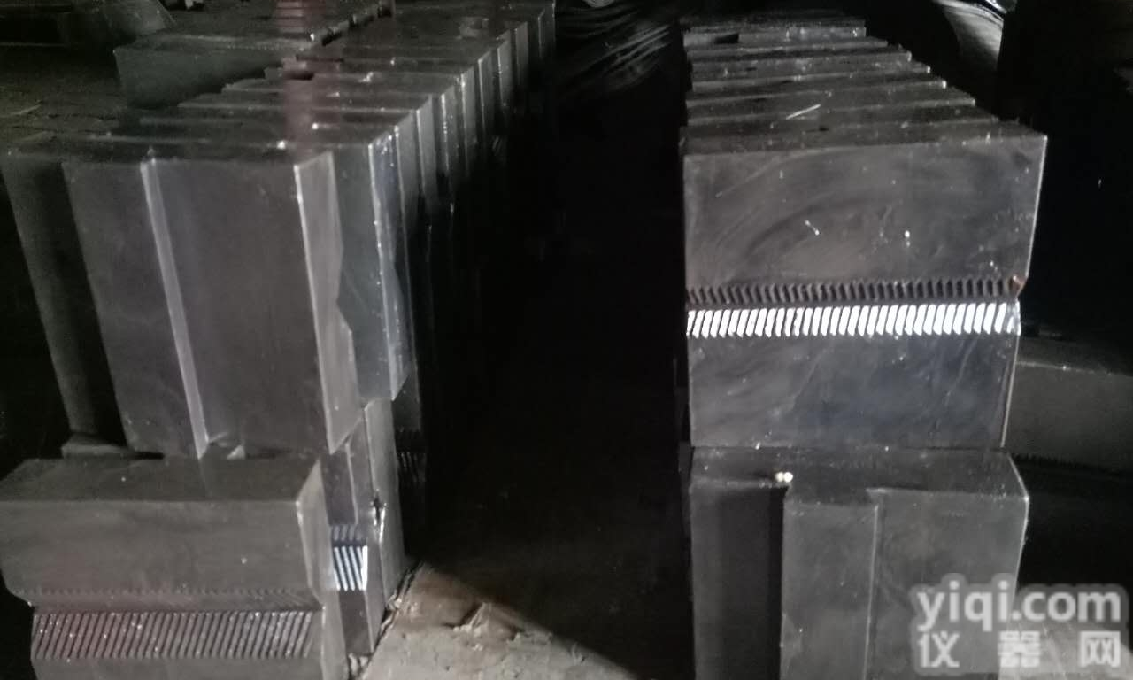 北京三宇万能<em>试验机</em>厂100T<em>钳口</em><em>夹具</em>