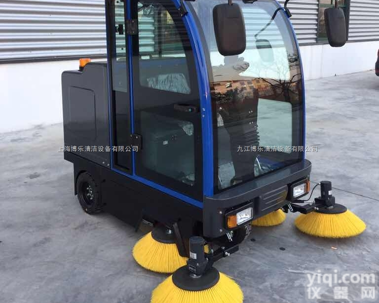 工地<em>灰尘</em><em>清扫用</em>驾驶式吸尘扫地机