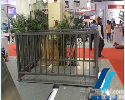 称<em>动物</em>的<em>2000</em>千克电子地磅|带围栏电子磅