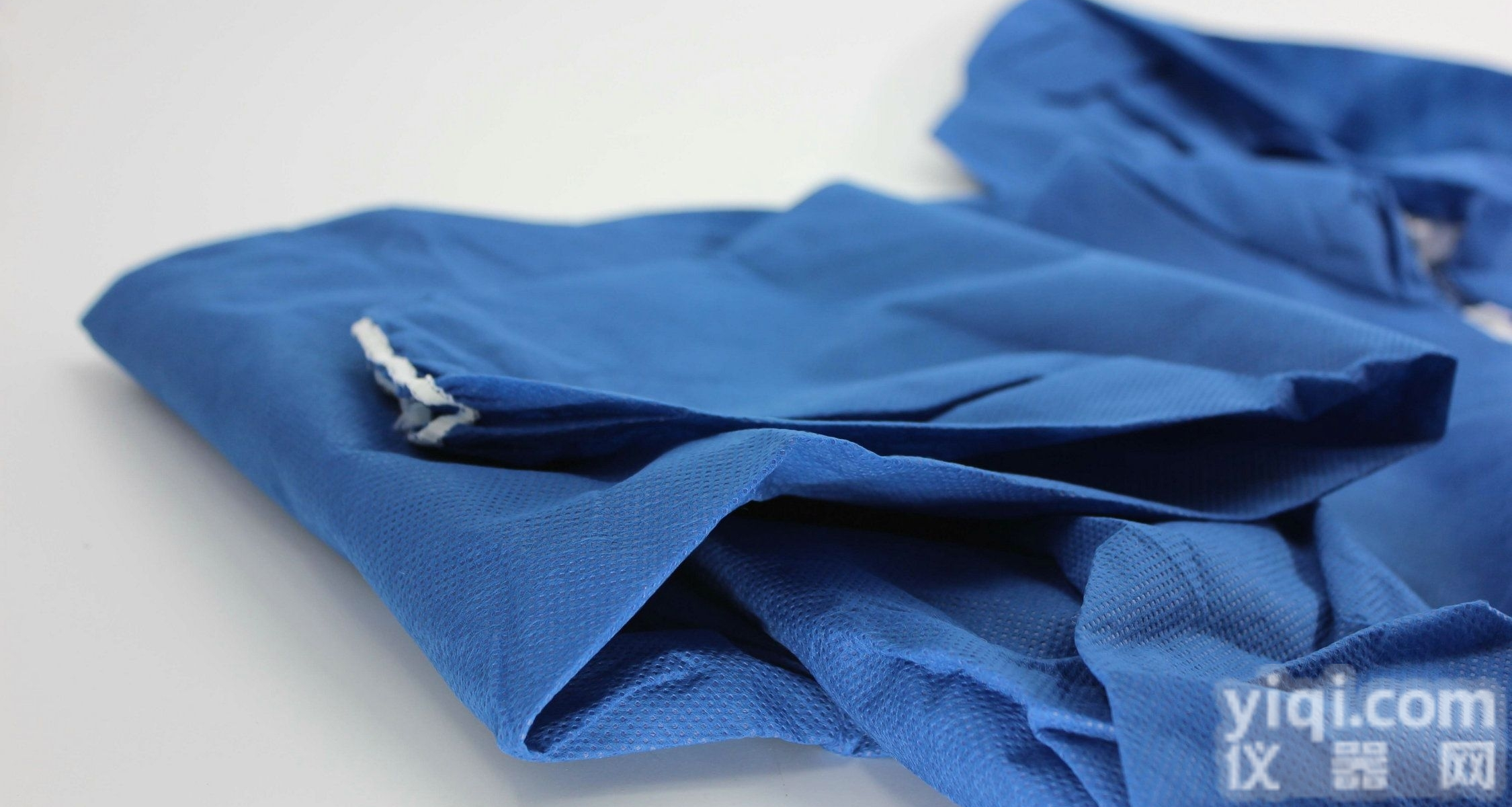 B6404  芯硅谷 <em>限次</em>使用连体防护服,<em>带帽</em>,无脚套