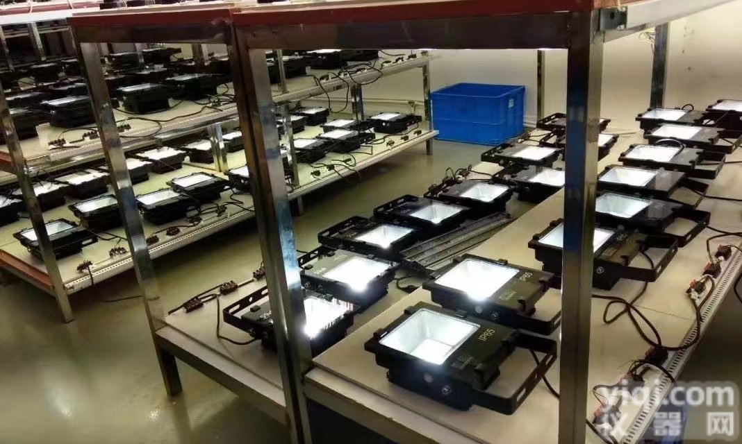 <em>HR3301</em>  供应<em>HR3301</em>-70W方形广告Pai<em>泛光灯</em>，<em>HR3301</em>报价