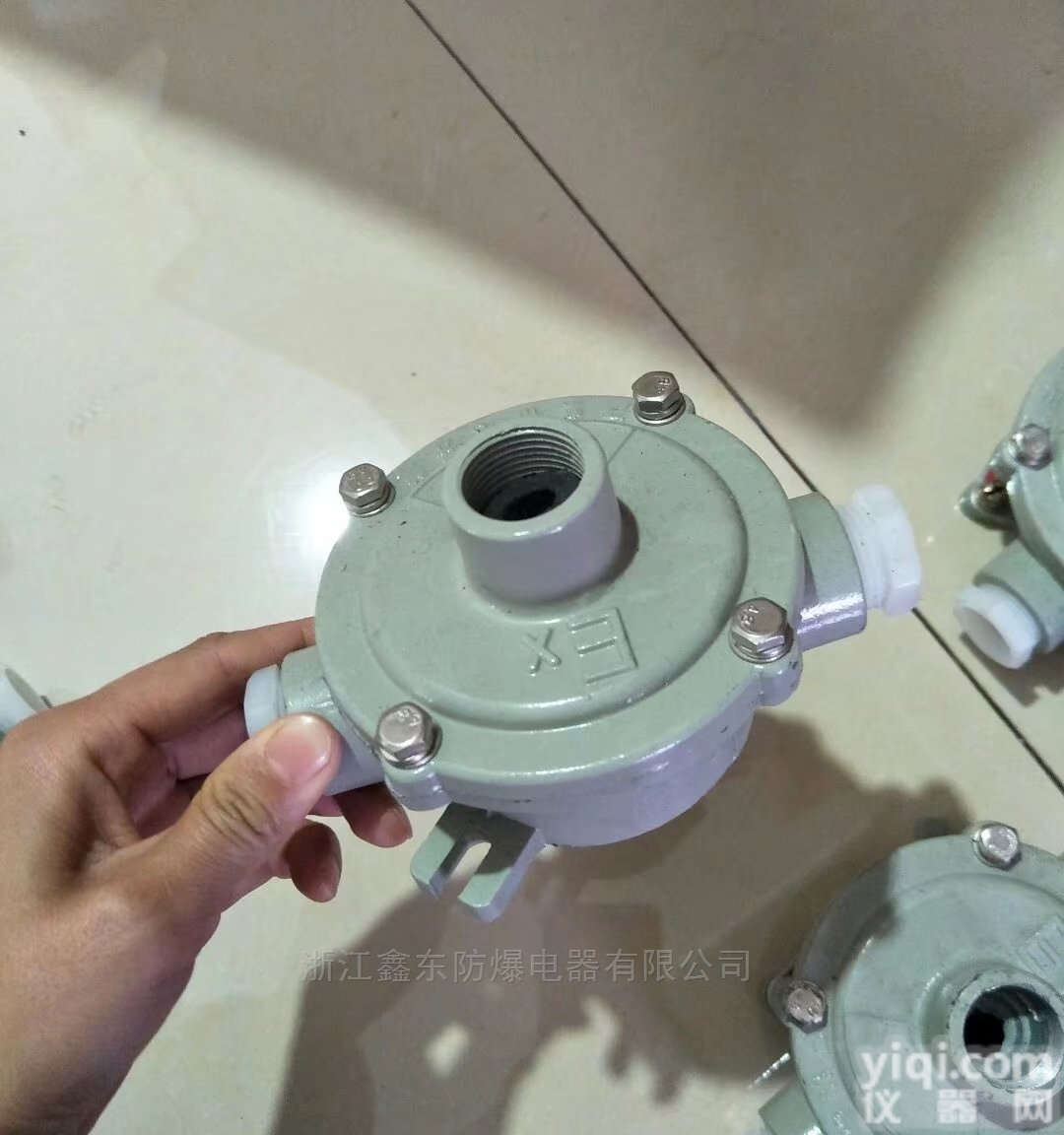 AH-1寸-D  防爆<em>四通</em><em>接线盒</em>铸铝