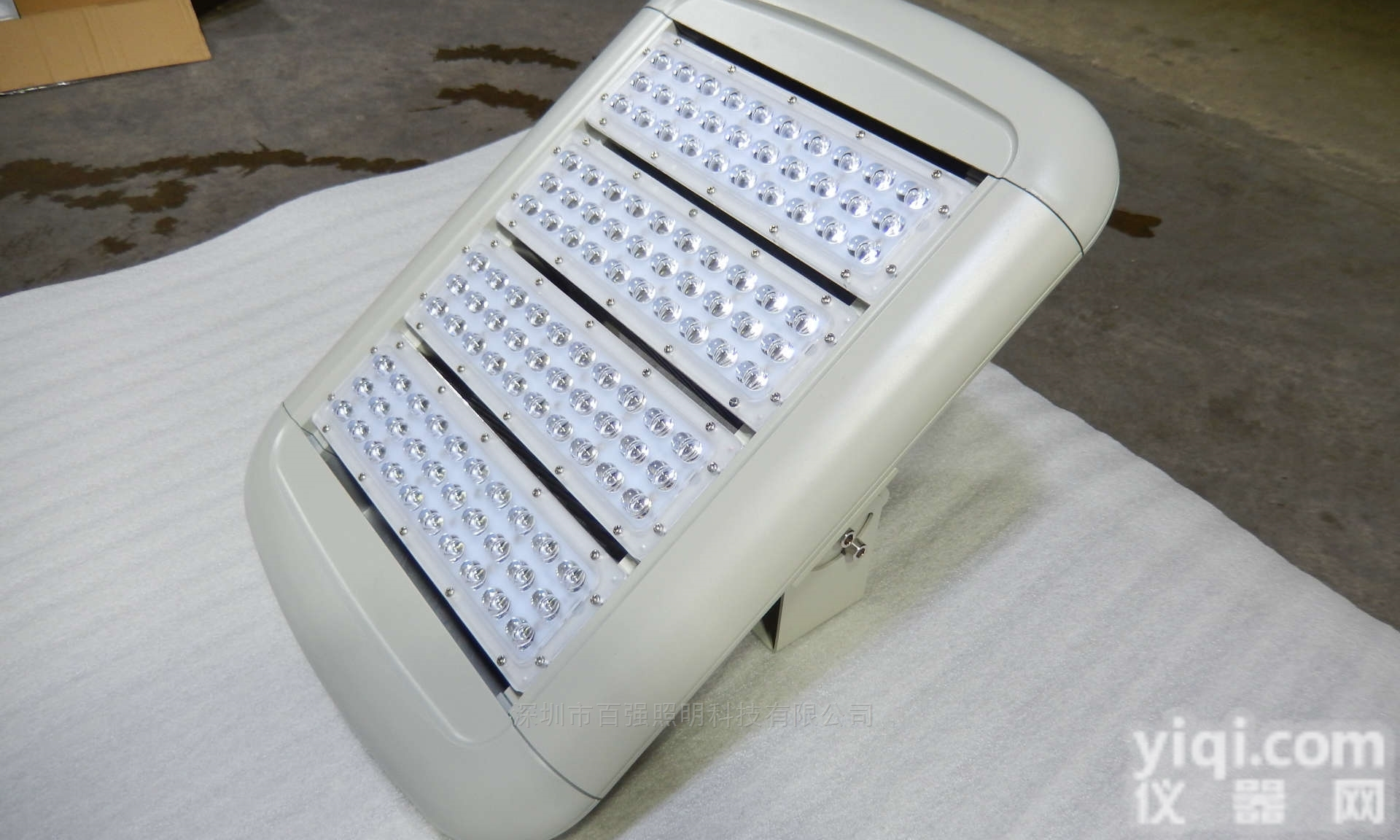 SW7280  <em>可调</em>节 4组LED<em>投光灯</em> 210瓦户外LED泛光灯