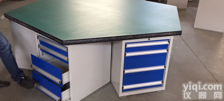 kd-g05  湘潭技校<em>六角</em>实训台<em>钳工</em><em>六角</em>培训台带虎钳